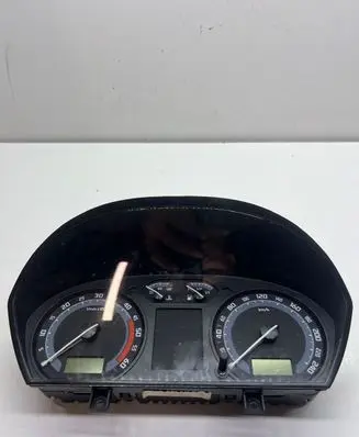 Skoda Fabia Mk1 (6Y) Speedometer (instrument cluster) 88311298
