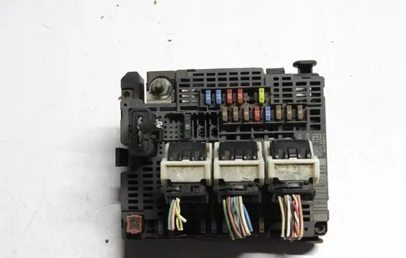 Peugeot 508 RXH Fuse module 9674917380