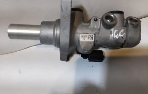 Volkswagen PASSAT CC Master brake cylinder 3C1611301