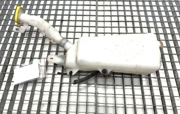 Renault Clio III Windshield washer fluid reservoir/tank 7701058023