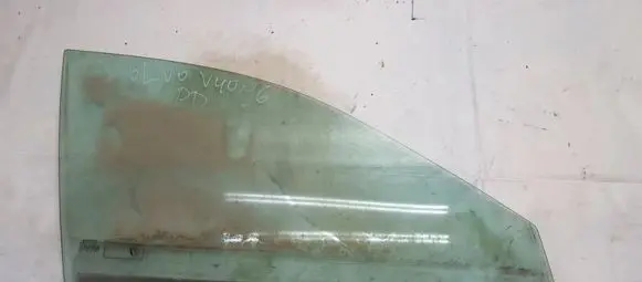 Volvo S40, V40 Front door window glass four-door