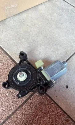 Skoda Octavia Mk4 Front door window regulator motor 5Q0959802C
