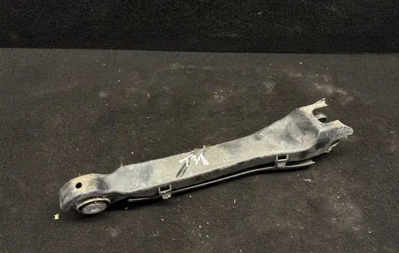 Mercedes-Benz C W205 Rear control arm A2043521205