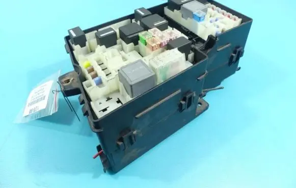 Ford Focus Fuse box set AV6T-14A067-AD IMPRK1276695