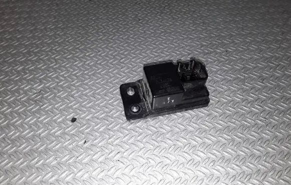 Mazda CX-7 Window washer relay 3301061091