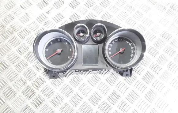 Opel Zafira C Speedometer (instrument cluster) 769166750U 13433805
