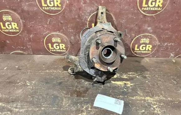 Nissan Quest Front wheel hub spindle knuckle