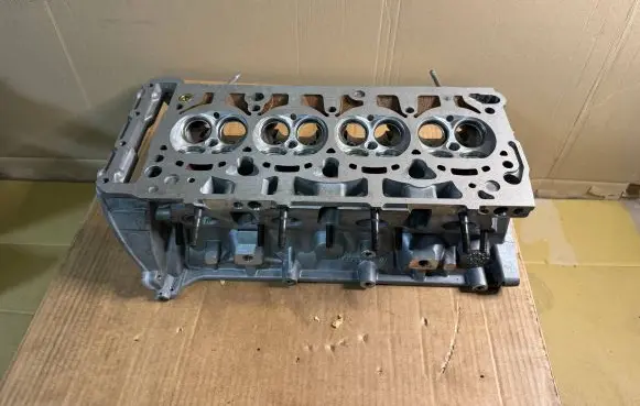 Volkswagen Tiguan Engine head 06H103373K