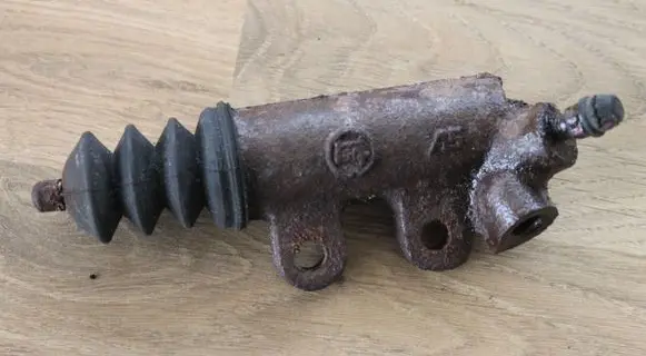 Toyota Avensis T250 Clutch slave cylinder 