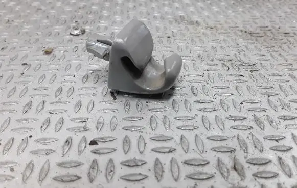 Toyota RAV 4 (XA20) Sun visor clip/hook/bracket 