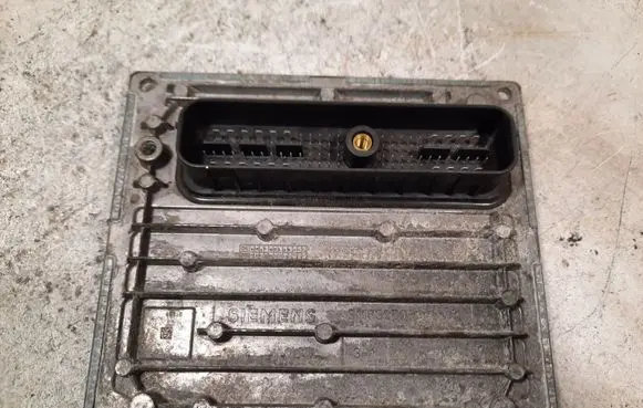 Ford Focus Engine control unit/module S118934101F 5M5112A650HF SIM28