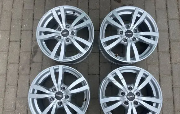 Volkswagen Golf Plus R16 alloy rim 