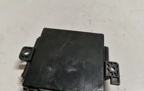 Dodge Durango Antenna control unit P68343278AD