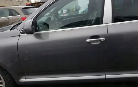 Porsche Cayenne (92A) Front door