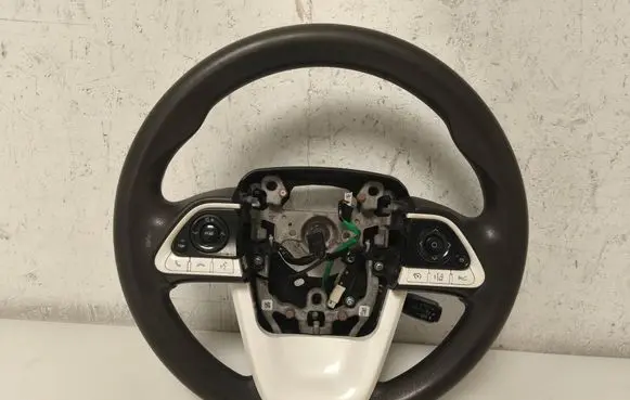 Toyota Prius (XW50) Steering wheel