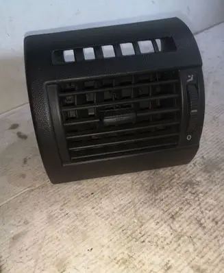 Volkswagen Fox Dashboard side air vent grill/cover trim 5Z0819703 5Z0857171A 5Z0857171