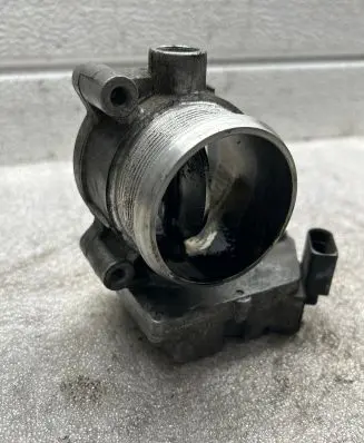 Audi A6 S6 C6 4F Throttle valve 4E0145950