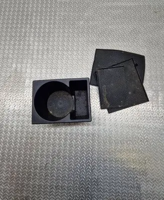 Cup holder front