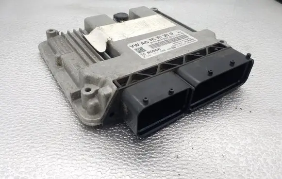 Volkswagen Jetta VI Engine control unit/module ECU 04E907309AP 0261S11600