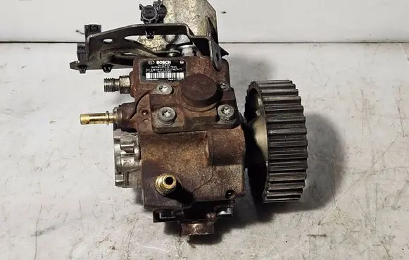 Ford Focus Fuel injection high pressure pump 0445010102 9656300380