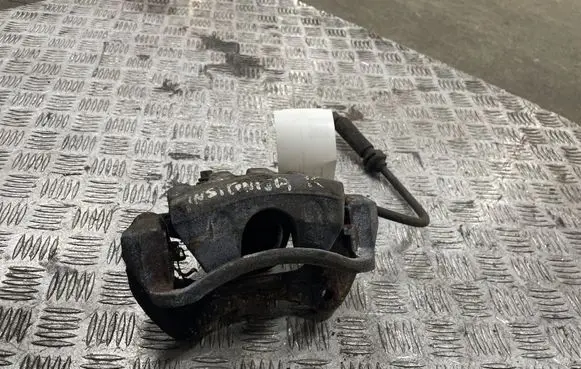 Opel Insignia A Front brake caliper