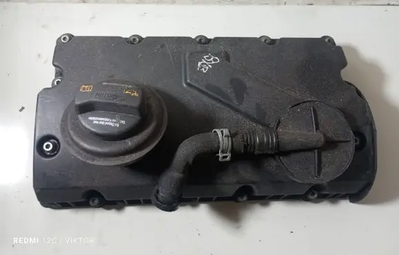 Skoda Octavia Mk2 (1Z) Rocker cam cover 038103475N