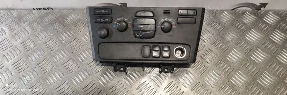 Volvo V70 Climate control unit 8691876