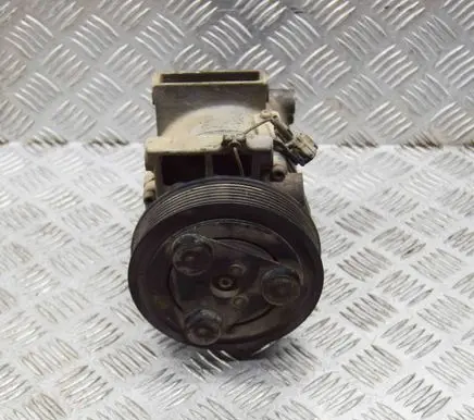 Nissan NP300 Air conditioning (A/C) compressor (pump) 92600EB40E