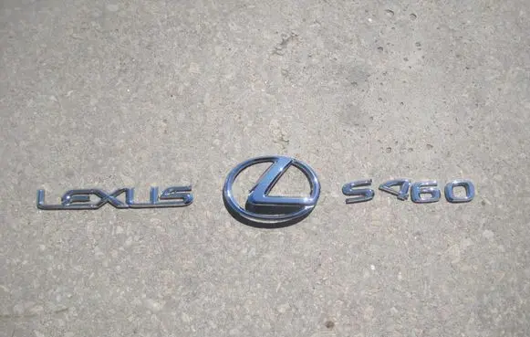 Lexus LS 460 - 600H Rear loading door model letters 
