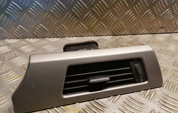 BMW 3 E90 E91 Dashboard air vent grill cover trim 9130466