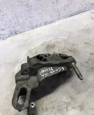 Ford C-MAX II Engine mounting bracket
