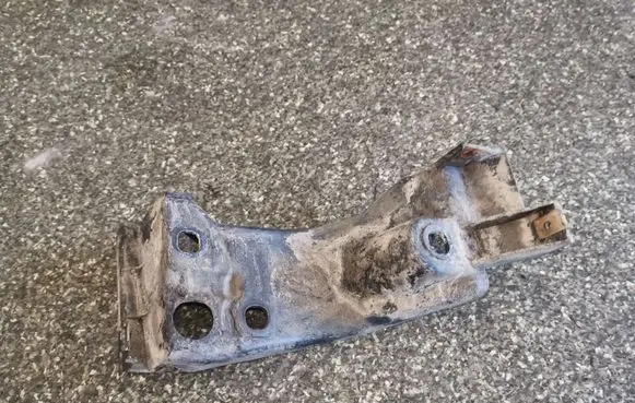 Audi A8 S8 D3 4E Fender mounting bracket 4E0853921C