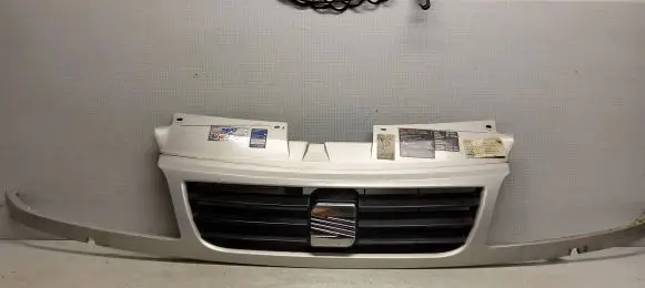 Seat Alhambra (Mk1) Front grill 7M0853651D 7M0853651 7M0853601