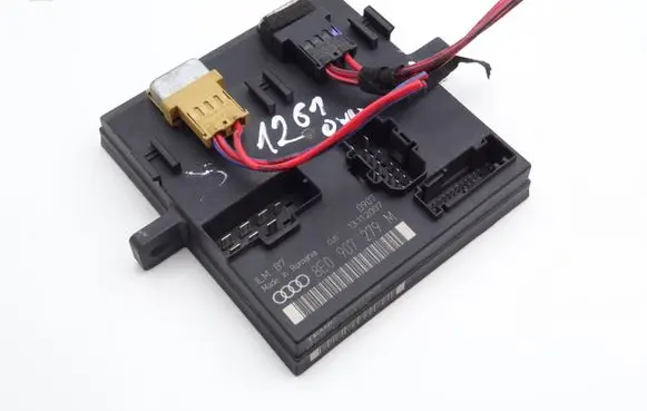 Audi A4 S4 B7 8E 8H Comfort/convenience module 8E0907279M