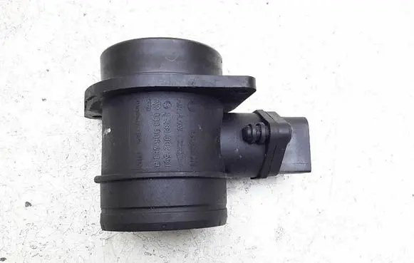Volkswagen Golf IV Mass air flow meter 038906461B 0281002531