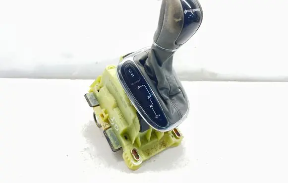 Mercedes-Benz CLK A209 C209 Gear shifter/selector A2032675524