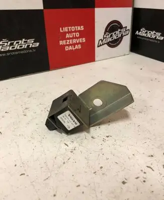 Volvo XC70 Airbag deployment crash/impact sensor 8691734 8691736