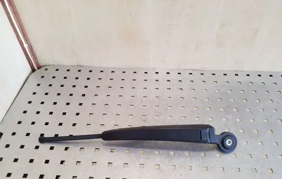 Volkswagen Touareg I Rear wiper blade arm 7L6955707