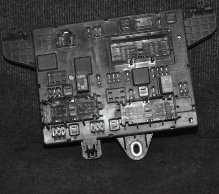 Opel Astra J Central body control module 13302300365927271
