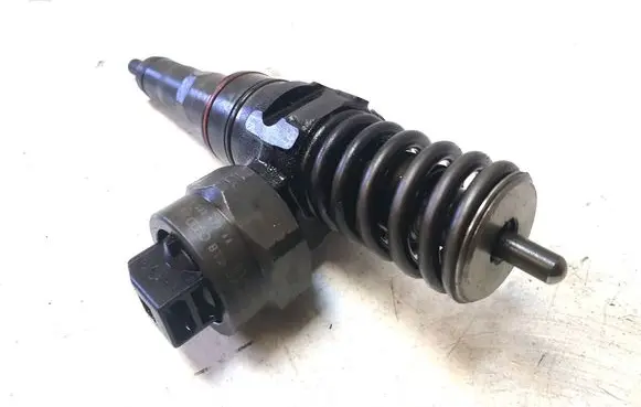 Volkswagen Sharan Fuel injector 038130073AA