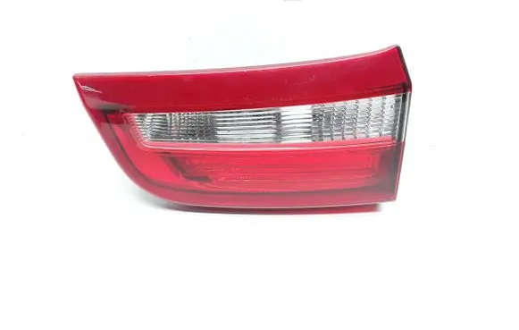 Tailgate rear/tail lights