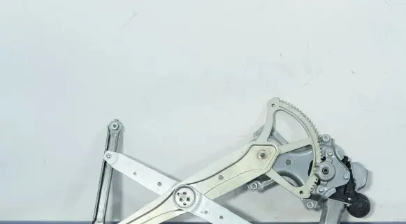 Lexus CT 200H Front door window regulator with motor