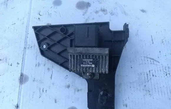 Peugeot 206 Glow plug pre-heat relay 9640469680