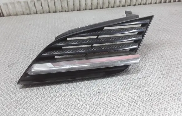 Nissan Primera Front bumper upper radiator grill