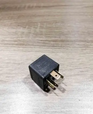 Audi A6 S6 C5 4B Other relay 431951253H