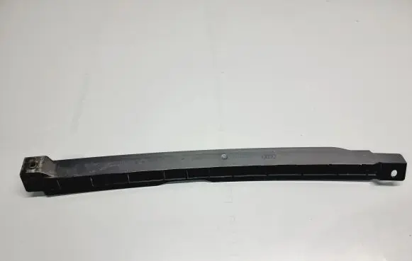 Audi SQ7 Rear door windshield rail 4M0839067