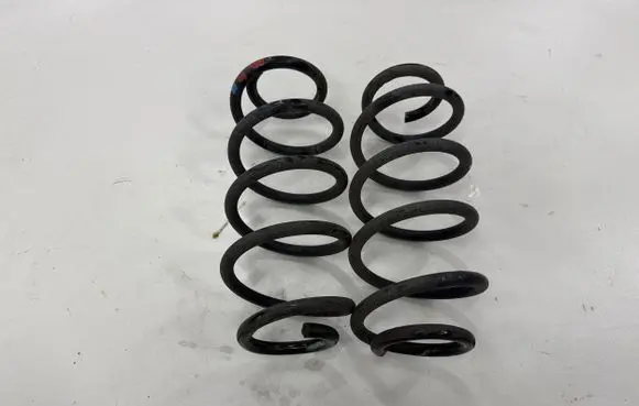 Mercedes-Benz GLA W156 Rear coil spring