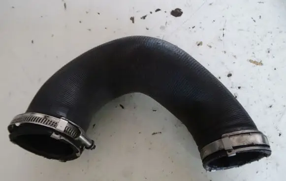 Audi Q7 4L Air intake hose/pipe