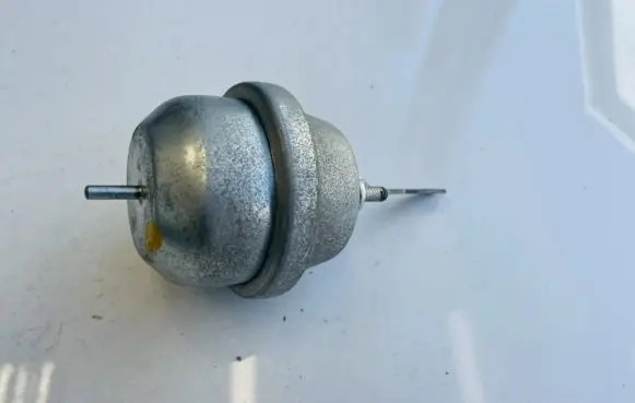Ford Mondeo MK I Valve vacuum 3613513
