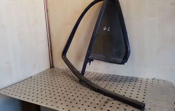 Hyundai Santa Fe Rear side window 43R000385